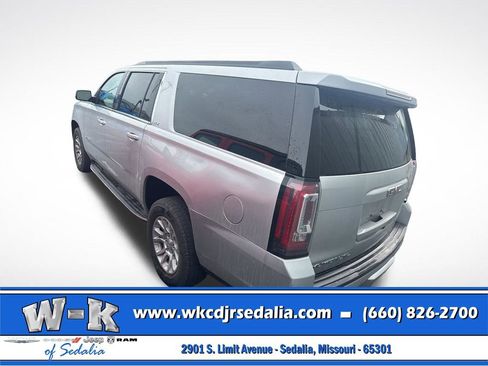 Used 2018 GMC Yukon XL SLT w/ Open Road Package AWD/4WD image 6