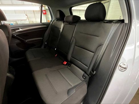 Used 2019 Volkswagen e-Golf SE w/ Driver Assistance Package image 27