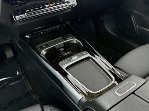 New 2026 Mercedes-Benz GLB 250 image 5