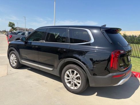 Used 2021 Kia Telluride LX AWD/4WD image 6