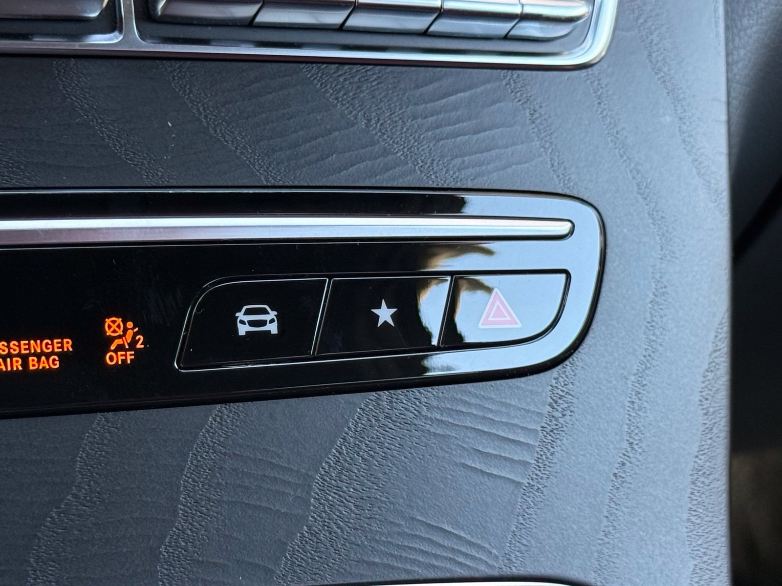 Used 2022 Mercedes-Benz GLC 300 4MATIC Coupe image 40