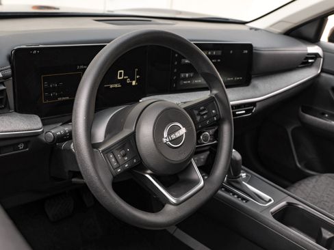 Used 2025 Nissan Kicks SV w/ Illumination Package FWD image 14