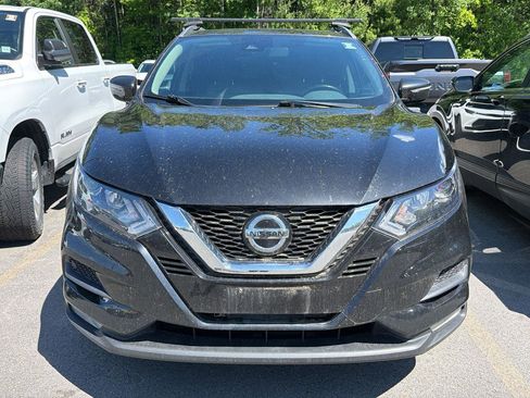 Used 2021 Nissan Rogue Sport SV FWD image 2