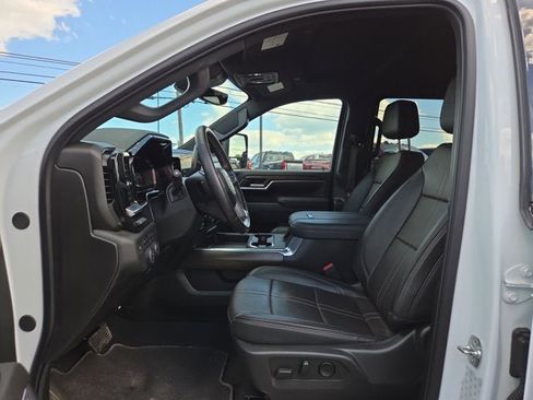 Used 2025 Chevrolet Silverado 3500 High Country w/ Technology Package AWD/4WD image 10