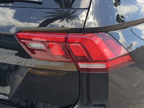 Certified 2023 Volkswagen Tiguan SE R-Line image 7