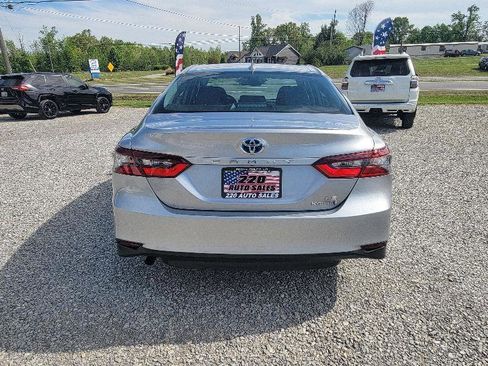 Used 2022 Toyota Camry LE image 4
