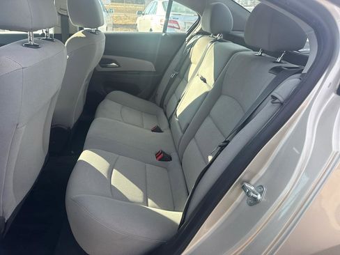 Used 2014 Chevrolet Cruze LT image 11