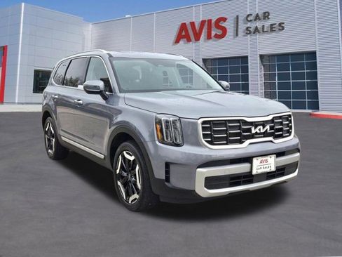 Used 2025 Kia Telluride S image 3