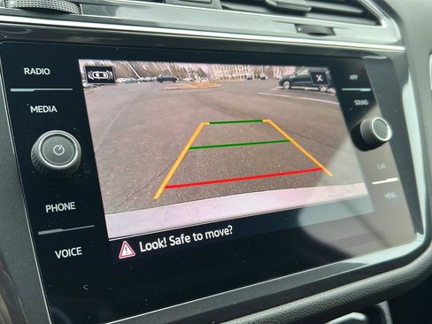 Used 2024 Volkswagen Tiguan SE image 18