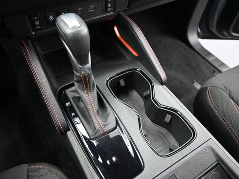 Used 2025 Nissan Frontier PRO-4X w/ Pro Convenience Package image 17