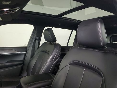 Used 2025 Jeep Grand Cherokee L Limited w/ Luxury Tech Group II image 10