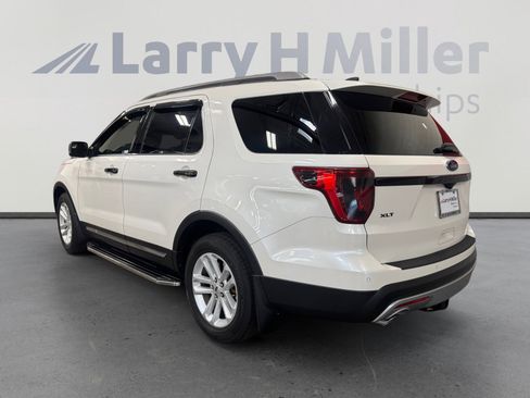 Used 2016 Ford Explorer XLT w/ Equipment Group 202A image 3