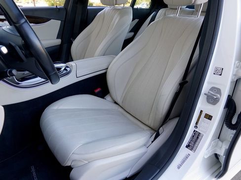 Used 2017 Mercedes-Benz E 300 4MATIC image 6