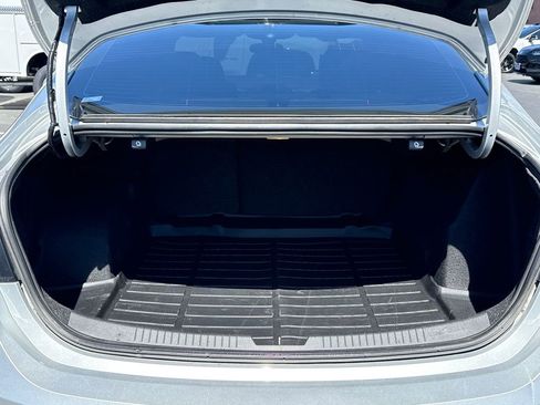 Used 2021 Chevrolet Malibu LT image 12