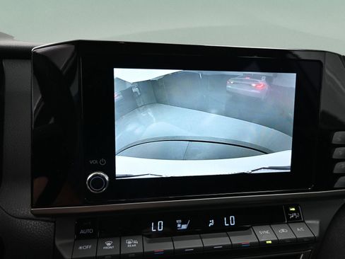 Used 2025 Toyota Camry LE w/ Convenience Package FWD image 30