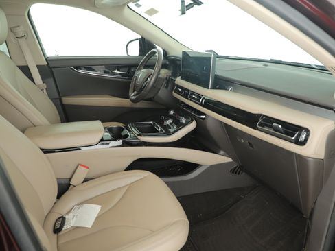 Used 2023 Lincoln Nautilus Standard image 13