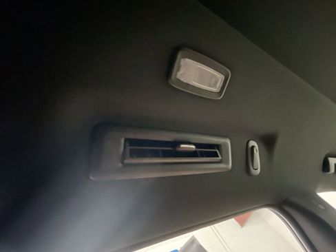 Used 2021 Chevrolet Tahoe Premier w/ Premium Package image 21