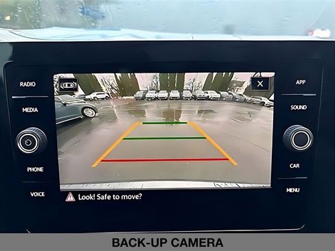 Used 2025 Volkswagen Taos SE w/ Panoramic Sunroof Package image 26