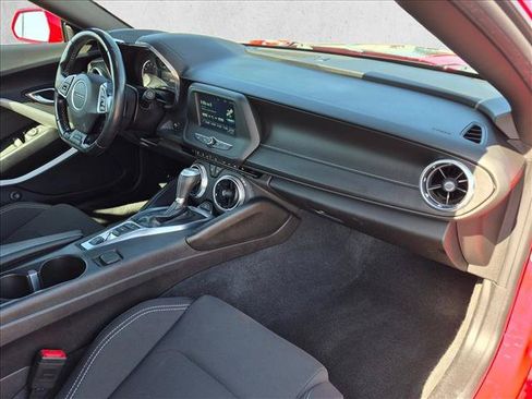 Used 2017 Chevrolet Camaro LT RWD image 19