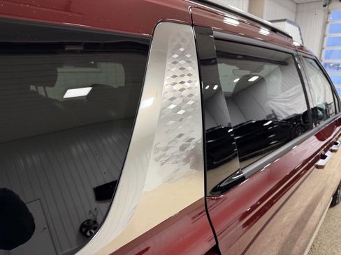 Used 2025 Kia Carnival SX image 14