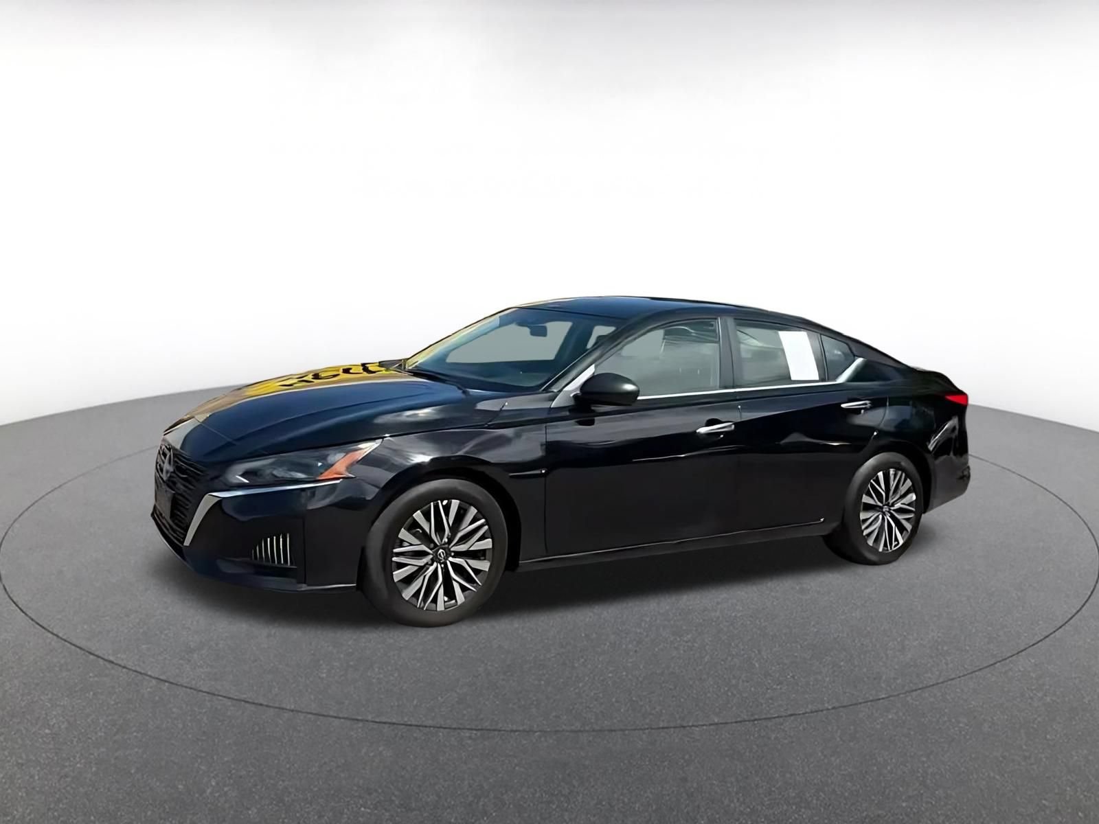 Used 2025 Nissan Altima 2.5 SV FWD image 7