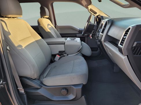 Used 2016 Ford F150 XLT image 15