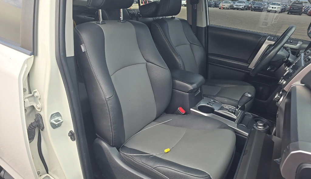 Used 2022 Toyota 4Runner SR5 Premium w/ Moonroof Package AWD/4WD image 9
