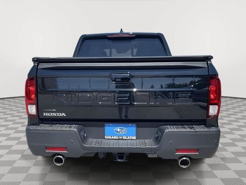 Used 2025 Honda Ridgeline Black Edition image 13