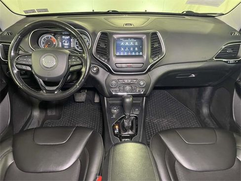 Used 2020 Jeep Cherokee Latitude Plus image 22