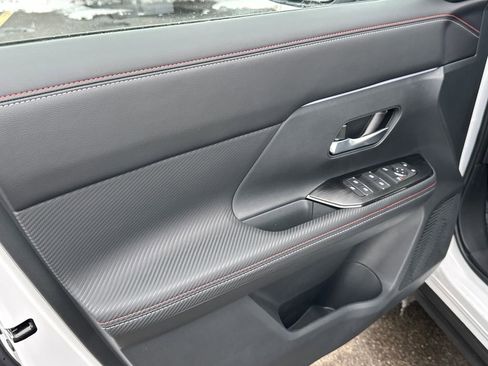 New 2026 Nissan Kicks SR w/ Cold Weather Package image 9