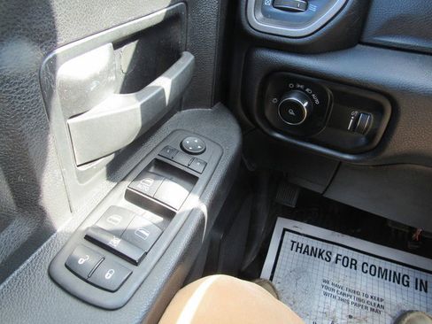 Used 2022 RAM 2500 Tradesman w/ Chrome Appearance Group AWD/4WD image 45