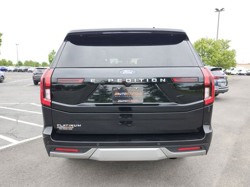 Used 2025 Ford Expedition Platinum AWD/4WD image 17