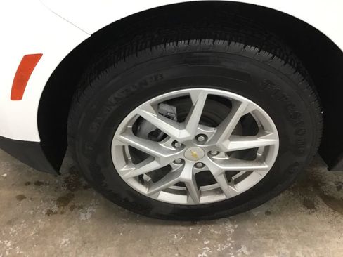 Used 2022 Chevrolet Equinox LT w/ Driver Convenience Package AWD/4WD image 4