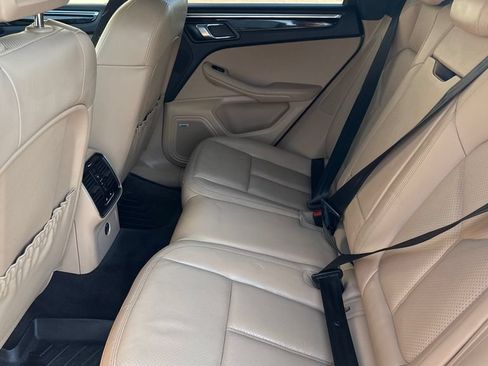 Used 2019 Porsche Macan AWD/4WD image 10