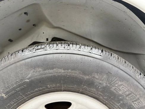 Used 2024 Chevrolet Express 2500 w/ Driver Convenience Package image 17