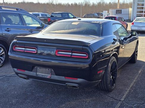 Used 2019 Dodge Challenger SXT w/ Blacktop Package image 7