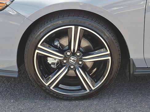 Used 2025 Honda Accord Sport image 27
