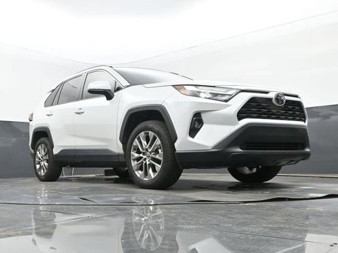 Used 2023 Toyota RAV4 XLE Premium AWD/4WD image 9