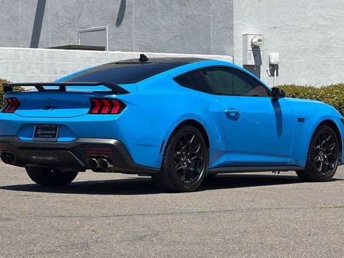 Used 2025 Ford Mustang GT Premium w/ GT Performance Package RWD image 2
