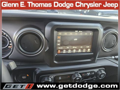 Certified 2023 Jeep Gladiator Willys image 15