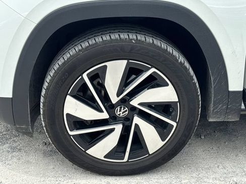 Used 2024 Volkswagen Atlas SE FWD image 22