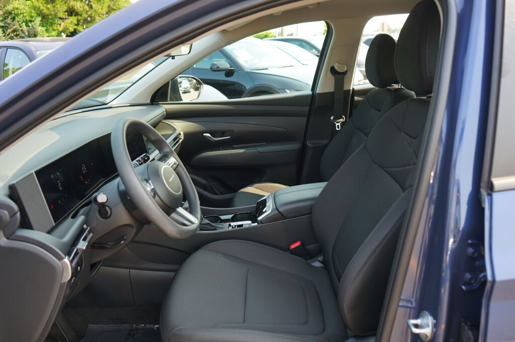 Certified 2025 Hyundai Tucson SE FWD image 23