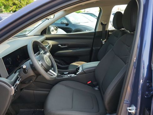 Used 2025 Hyundai Tucson SE FWD image 23