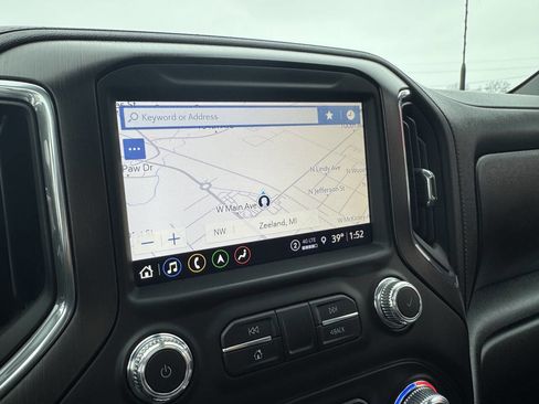 Used 2023 GMC Sierra 2500 AT4 w/ AT4 Premium Plus Package image 12