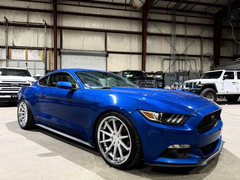 Used 2017 Ford Mustang GT w/ Black Accent Package RWD image 1