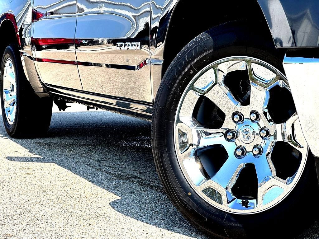 Used 2020 RAM 1500 Lone Star AWD/4WD image 2