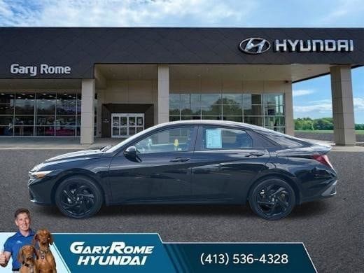 Used 2026 Hyundai Elantra Sport FWD image 14