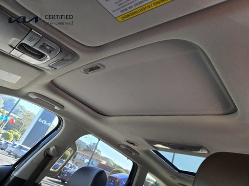 Used 2022 Kia Telluride SX w/ Towing Package FWD image 12