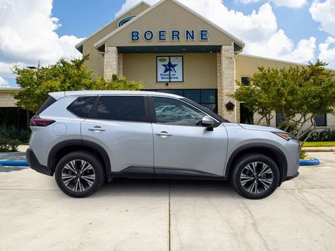 Used 2023 Nissan Rogue SV FWD image 6