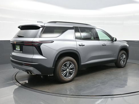 Used 2024 Chevrolet Traverse LT AWD/4WD image 8